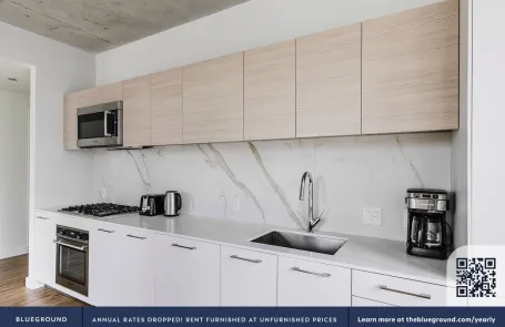 2 Bedroom West Loop Apartment