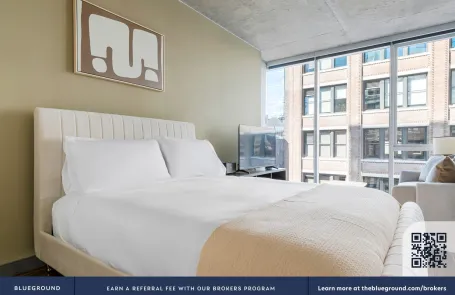 Studio West Loop Apartment