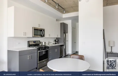 1 Bedroom Chicago Loop Apartment