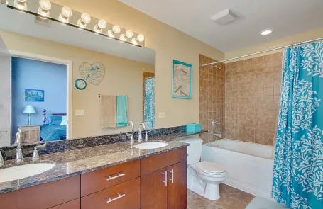 1 Bedroom West Loop Condo