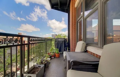 1 Bedroom West Loop Condo