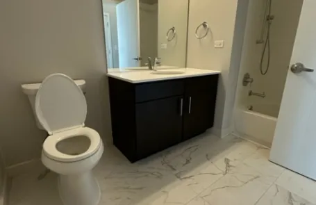 2 Bedroom West Loop Apartment