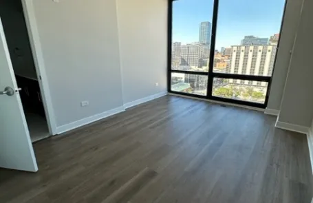 2 Bedroom West Loop Apartment