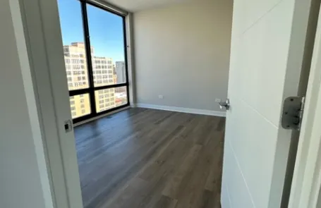2 Bedroom West Loop Apartment