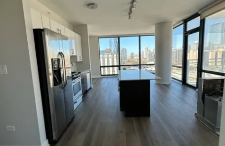 2 Bedroom West Loop Apartment