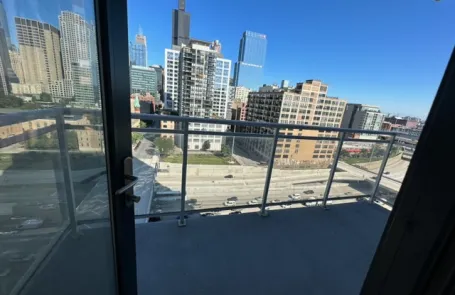 2 Bedroom West Loop Apartment