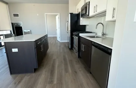 2 Bedroom West Loop Apartment