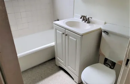 1 Bedroom Rogers Park Apartment