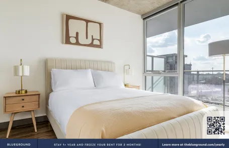 1 Bedroom West Loop Apartment