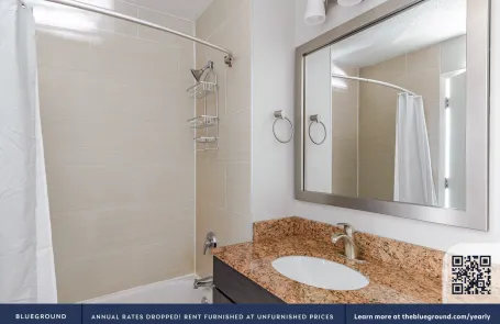 1 Bedroom West Loop Apartment