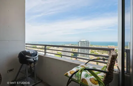 2 Bedroom South Loop Apartment