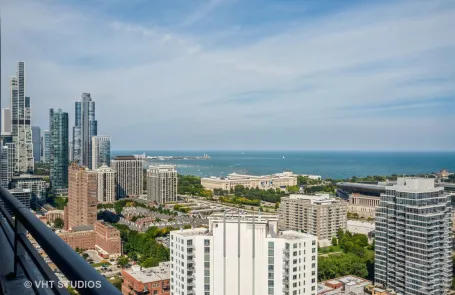 2 Bedroom South Loop Apartment