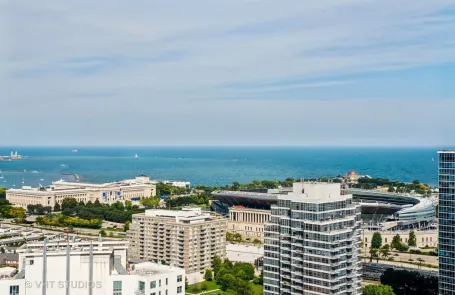 2 Bedroom South Loop Apartment