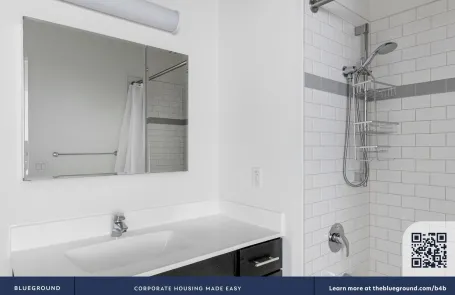 1 Bedroom West Loop Apartment
