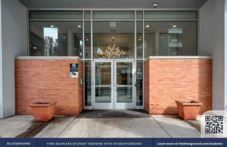 1 Bedroom Edgewater Apartment