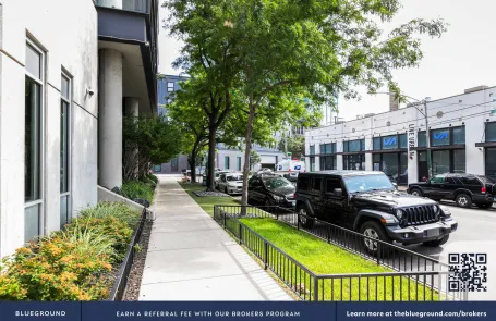 Studio Lincoln Park Apartment