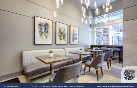 1 Bedroom West Loop Apartment