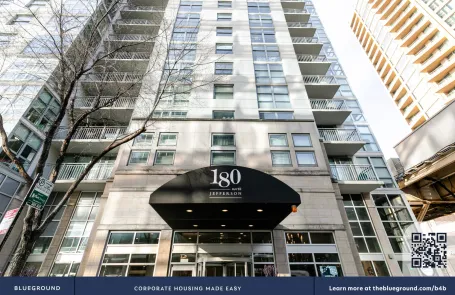 1 Bedroom West Loop Apartment