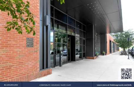 1 Bedroom West Loop Apartment