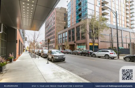 1 Bedroom West Loop Apartment