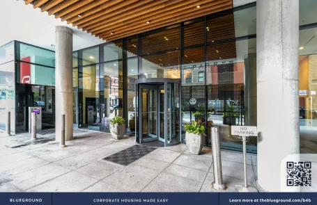 2 Bedroom West Loop Apartment
