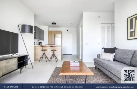 1 Bedroom West Loop Apartment