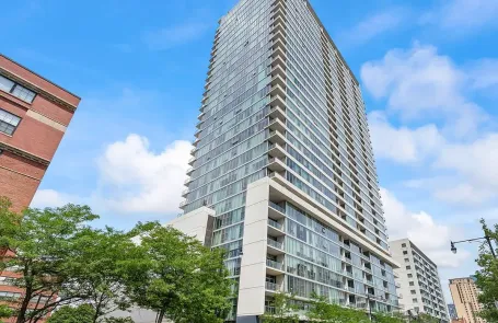 2 Bedroom South Loop Apartment
