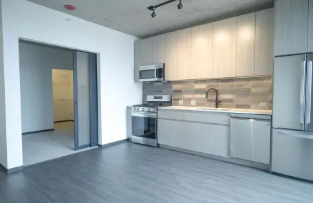 1 Bedroom West Loop Apartment