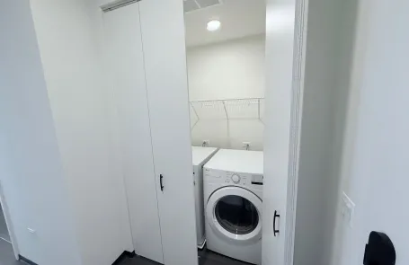 2 Bedroom West Loop Apartment