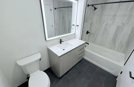 2 Bedroom West Loop Apartment