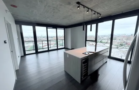 2 Bedroom West Loop Apartment