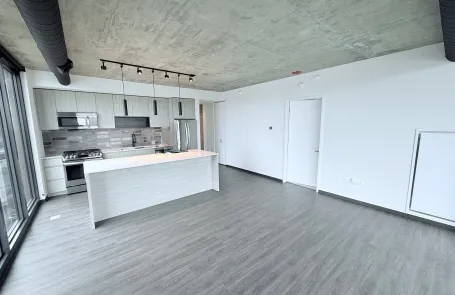 2 Bedroom West Loop Apartment