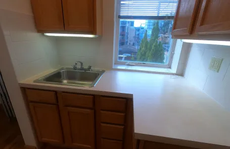 Studio Wrigleyville Apartment