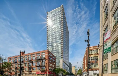 2 Bedroom South Loop Apartment