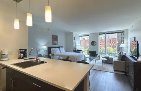 Studio Streeterville Corporate Housing