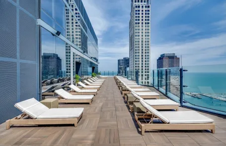 Studio Streeterville Corporate Housing