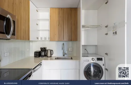 1 Bedroom Lincoln Park Apartment