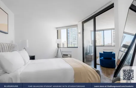 1 Bedroom Lincoln Park Apartment