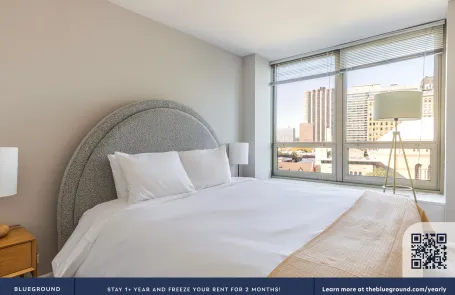 1 Bedroom Lakeview Apartment