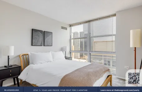 2 Bedroom West Loop Apartment
