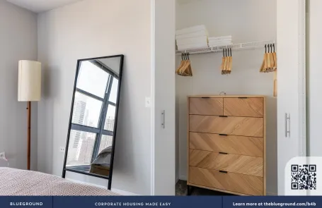 2 Bedroom West Loop Apartment
