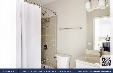 1 Bedroom Lakeview Apartment