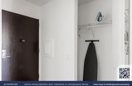 1 Bedroom Lincoln Park Apartment