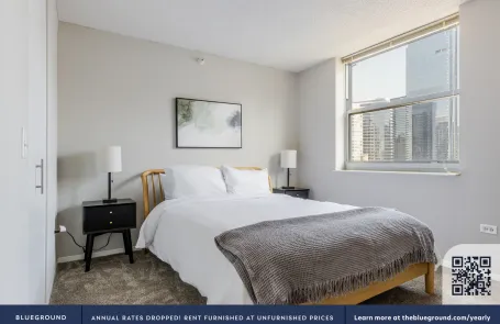 2 Bedroom West Loop Apartment