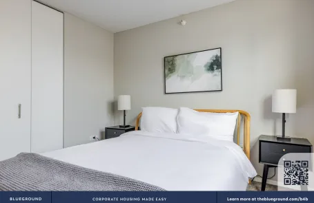 2 Bedroom West Loop Apartment