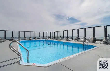 1 Bedroom Lakeview Apartment