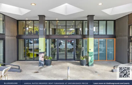 1 Bedroom Lincoln Park Apartment