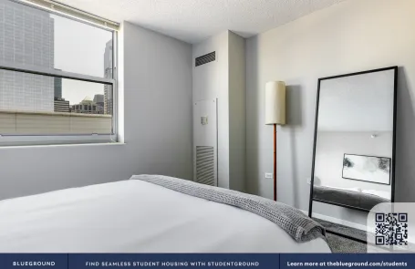 2 Bedroom West Loop Apartment