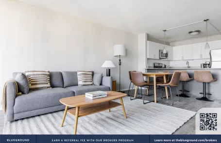 2 Bedroom West Loop Apartment
