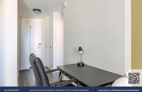 1 Bedroom Lakeview Apartment